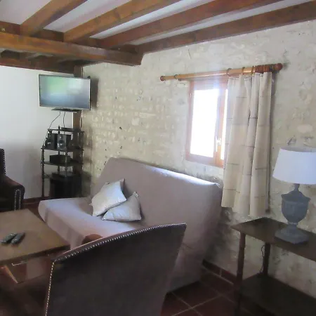 アパート Au Bord De L'eure